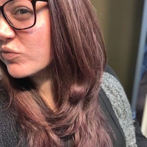 Meet your Posher, Alyssa